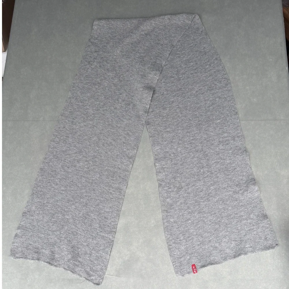 Levis Heather Gray Knit Scarf Soft Acrylic Red Tab Logo Unisex Winter Wrap
